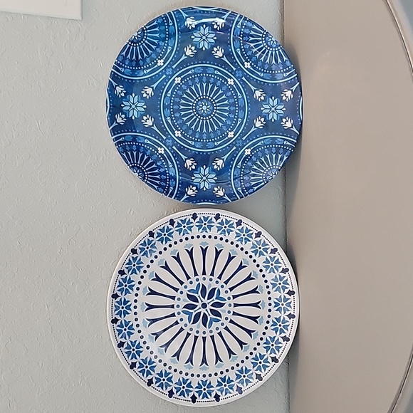 Rachel Roy Blue Floral MELAMINE Dinner Plates Set of 4 - Picture 2 of 3